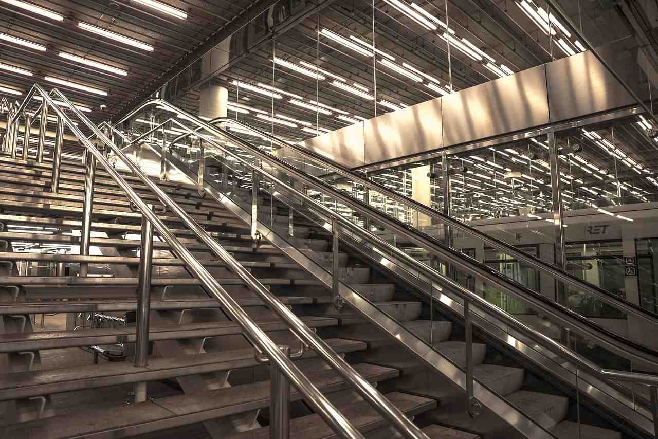 escaliers, rotterdam, station